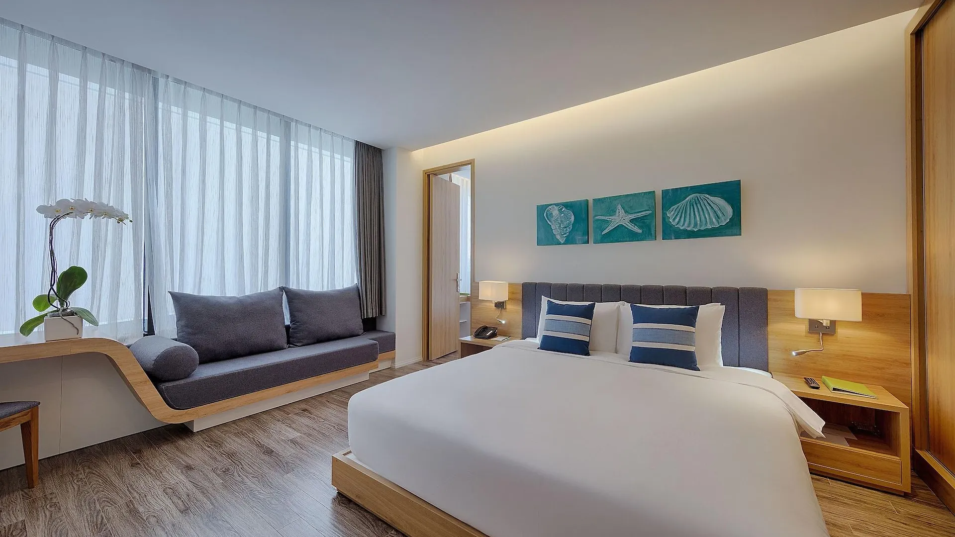 Belle Maison Parosand Da Nang Hotel -Managed By H&K Hospitality 4*,
